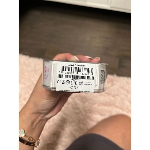 Foreo Luna Fofo Facial Cleansing Brush Smart NIB - Picture 2 of 4